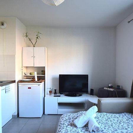 Studio Gare St Roch 1Er Etage - Air Rental Монпелие Екстериор снимка