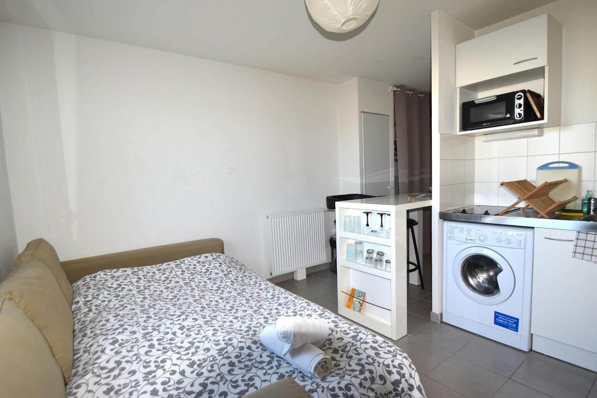 Studio Gare St Roch 1Er Etage - Air Rental Монпелие Екстериор снимка